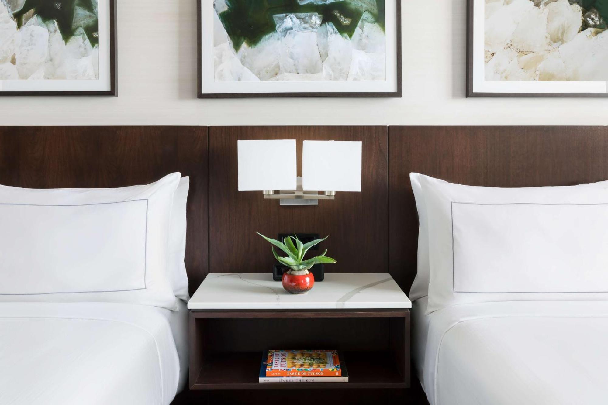 Hotel Doubletree By Hilton Tucson Downtown Convention Center Extérieur photo